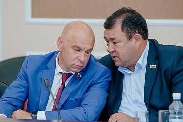 Совет утвердил повестку октябрьского заседания ЗС